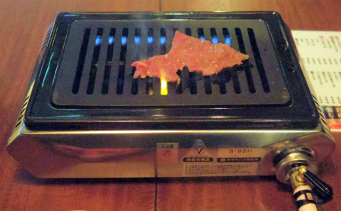東京都新宿区大久保１丁目にある焼肉店「セルフ焼肉専門　焼肉じょんじょん　東新宿店」じょんじょん盛り（赤身盛り）