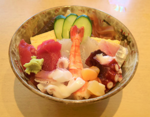 神奈川県横浜市中区本牧間門にある鮨店「とき鮨」ちらし1.5人前 神奈川県横浜市中区本牧間門にある鮨店「とき鮨」ちらし1.5人前