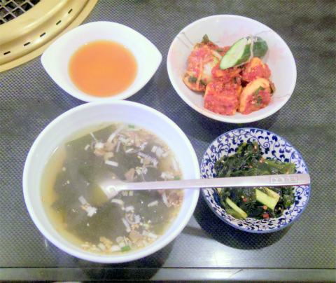 神奈川県横浜市中区羽衣町２丁目にある焼肉「関内苑」デラックス定食
