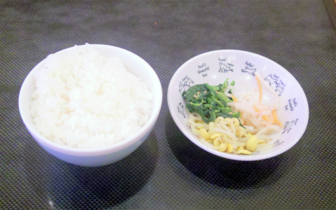 神奈川県横浜市中区羽衣町２丁目にある焼肉「関内苑」デラックス定食