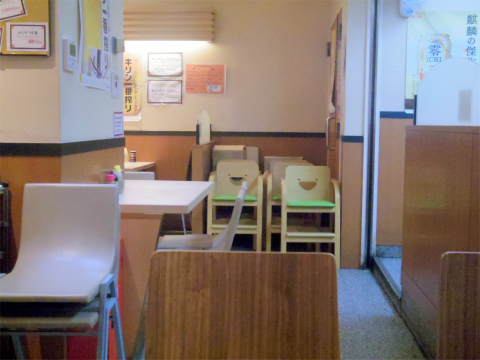 神奈川県横浜市中区本牧原にあるラーメン、定食の「ふじやま亭」店 神奈川県横浜市中区本牧原にあるラーメン、定食の「ふじやま亭」店内