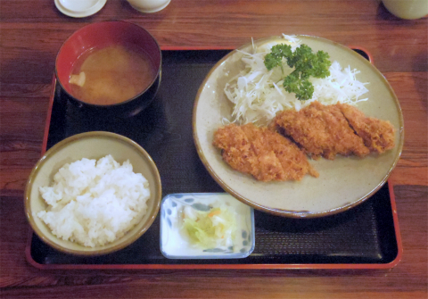 神奈川県横浜市中区住吉町5丁目にあるとんかつ店「とんかつ丸和」ヒレかつ定食 神奈川県横浜市中区住吉町5丁目にあるとんかつ店「とんかつ丸和」ヒレかつ定食
