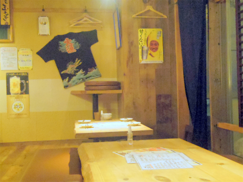 埼玉県越谷市南越谷１丁目にある焼鳥店「炭火焼鳥 串頂マルコ 南越谷店」店内