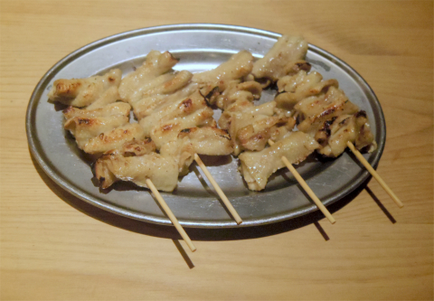 埼玉県越谷市南越谷１丁目にある焼鳥店「炭火焼鳥 串頂マルコ 南越谷店」かわ