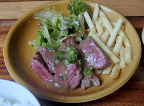神奈川県横浜市中区海岸通5丁目にあるステーキ店「肉バル ANCHOR GROUND アンカーグラウンド 馬車道店」牛ヒレステーキ定食（120g）