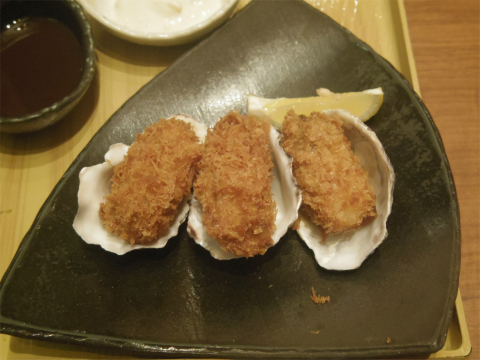埼玉県さいたま市緑区美園５丁目にある和食の「おひつごはん　四六時中　イオン浦和美園店」牡蠣フライ