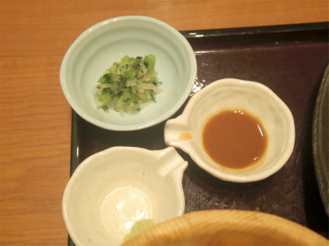 埼玉県さいたま市緑区美園５丁目にある和食の「おひつごはん　四六時中　イオン浦和美園店」海の彩りおひつと純輝鶏の唐揚げ