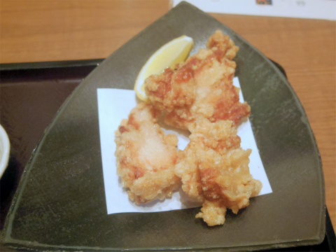 埼玉県さいたま市緑区美園５丁目にある和食の「おひつごはん　四六時中　イオン浦和美園店」海の彩りおひつと純輝鶏の唐揚げ