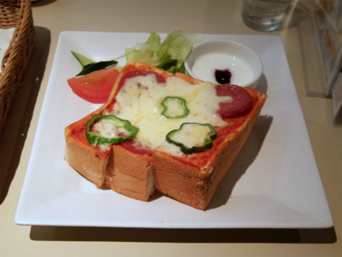 東京都新宿区西新宿１丁目にあるカフェ「Cafeルノアール 新宿京王モール店」Cセット