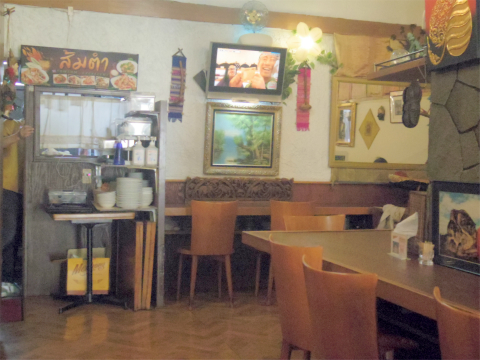 茨城県ひたちなか市勝田泉町にあるタイ料理のお店「 タイ国料理 ラカントーン 」店内