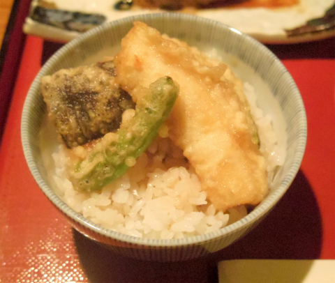 神奈川県横浜市中区住吉町４丁目にある 「横浜瀬里奈　浪漫茶屋」浪漫膳