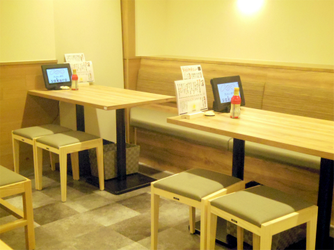 東京都練馬区光が丘2丁目にある「天ぷらと寿司sakura 光が丘店」店内