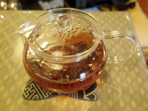 茨城県ひたちなか市元町にある喫茶店「チャーチル」ケーキセット（アップルティーとリンゴタルト）