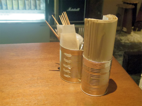 神奈川県川崎市中原区木月１丁目にあるハンバーガーショップ「JAPPS BURGER　ジャップスバーガー」店内=