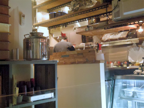 神奈川県川崎市中原区木月１丁目にあるハンバーガーショップ「JAPPS BURGER　ジャップスバーガー」店内