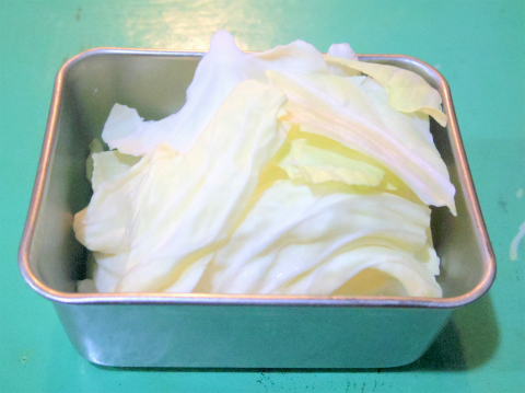 神奈川県横浜市西区南幸１丁目にある串揚げの「串カツ甲子園　横浜きた西口店」お通しキャベツ