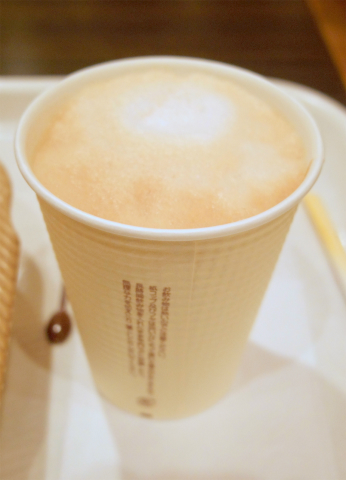 埼玉県草加市松原１丁目にあるカフェ、ベーカリーショップの 「フレッシュベーカリー神戸屋　エキア松原店」ハムチーズホットサンドセット