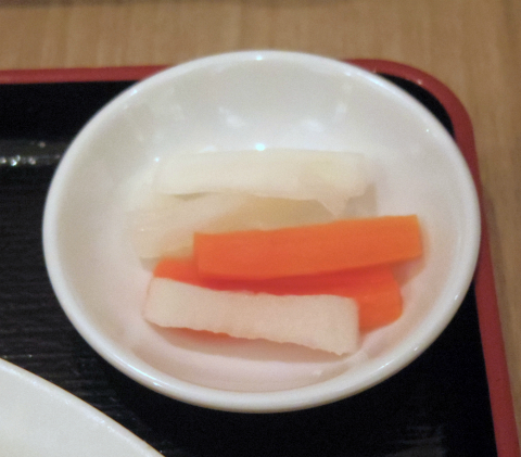 埼玉県さいたま市緑区美園５丁目にある中華料理店「中華ダイニング 春菜」若鶏の唐揚げセット