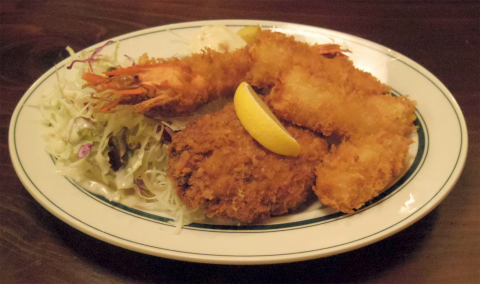 茨城県土浦市大和町にある定食、食堂の「駅前食堂 ウエスタン・ジャンゴ　WESTERN DJANGO」ミックス・フライセット