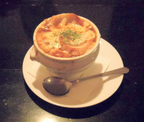 埼玉県川口市芝にあるイタリアンの「キャンティ・トレ　CHIANTI-TRE」オニオングラタンスープ