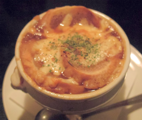 埼玉県川口市芝にあるイタリアンの「キャンティ・トレ　CHIANTI-TRE」オニオングラタンスープ