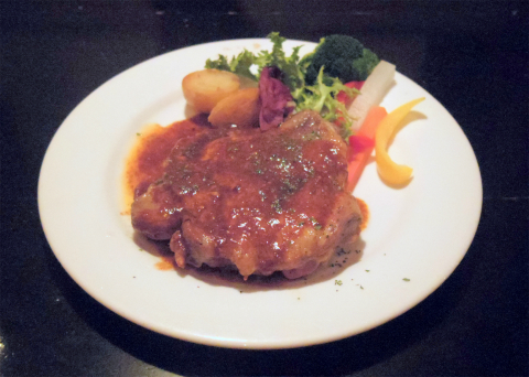 埼玉県川口市芝にあるイタリアンの「キャンティ・トレ　CHIANTI-TRE」匠の大山鳥のガーリックソテー