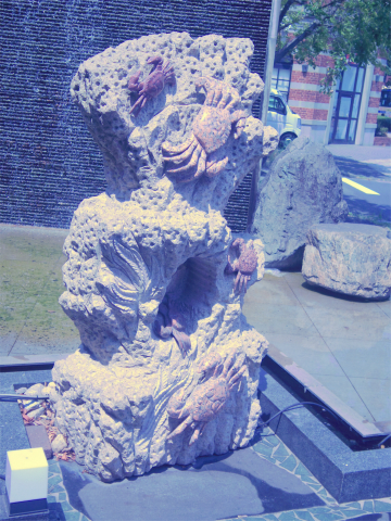 神奈川県横浜市中区本牧原にある牛しゃぶ、海鮮、カニ料理のお店「せんざん 本牧店」外観