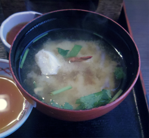 神奈川県横浜市中区本牧原にある牛しゃぶ、海鮮、カニ料理のお店「せんざん 本牧店」花かごステーキ御膳