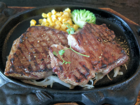 茨城県取手市井野台４丁目にあるステーキハウス「 グリルキッチン ブルアーズ　Grill Kitchen BULLURE.S」チャックアイステーキ=