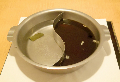神奈川県横浜市中区本牧和田「しゃぶしゃぶ どん亭　横浜本牧店」昆布だしとすきやき風だし
