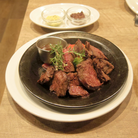 東京都練馬区光が丘５丁目にあるイタリア料理のお店「Italian Kitchen VANSAN バンサン　光が丘IMA店」US牛サガリの窯焼きステーキ