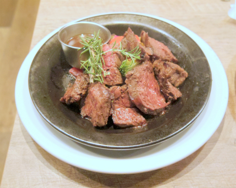 東京都練馬区光が丘５丁目にあるイタリア料理のお店「Italian Kitchen VANSAN バンサン　光が丘IMA店」US牛サガリの窯焼きステーキ