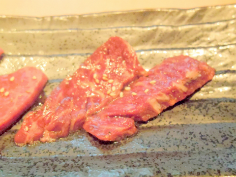 神奈川県横浜市中区常盤町2丁目にある焼肉店「焼肉 たつ屋」焼肉盛合せランチ