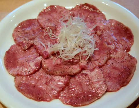 神奈川県横浜市中区常盤町2丁目にある焼肉店「焼肉 たつ屋」上タン