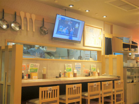 茨城県土浦市大和町にある居酒屋「大衆食堂 安べゑ 土浦駅前店」店内