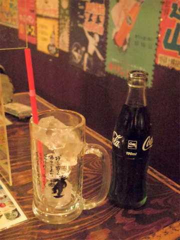 東京都新宿区歌舞伎町１丁目にある居酒屋「薄利多賣半兵ヱ 歌舞伎町一番街焼肉安楽亭のビルの5階店」コーラ