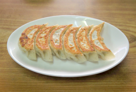 東京都足立区鹿浜３丁目にある中華料理店「足立屋」餃子