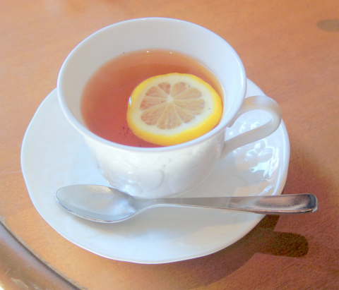 横浜市中区山下町にあるカフェ「The CAFE」ホットアップルパイセット