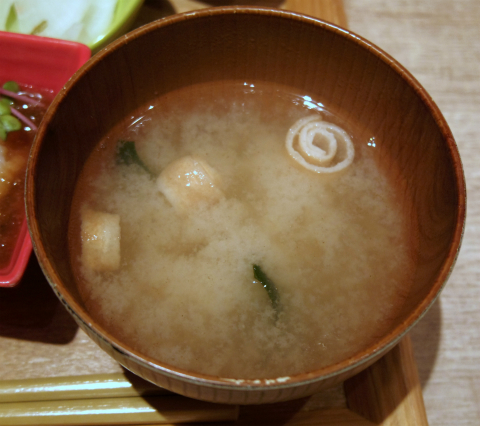 埼玉県さいたま市緑区美園5丁目にあるファミリーレストラン「chawan イオンモール浦和美園店」リブロースステーキプレート香味野菜の和風おろしソース