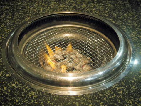 埼玉県さいたま市緑区美園４丁目にある焼肉店 「あみやき亭  浦和美園店」店内