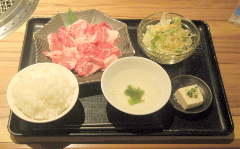 神奈川県横浜市中区南仲通4丁目にある焼肉店「焼肉カーニバル」中落ちカルビランチ 肉大盛り(1.5倍)