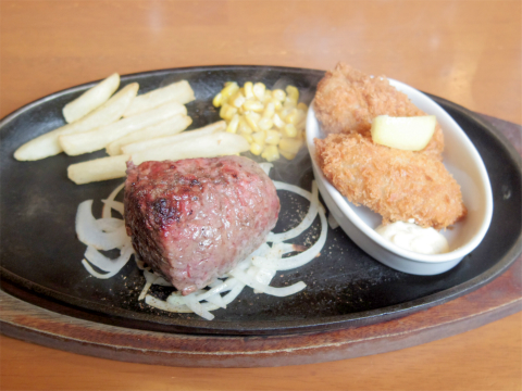 東京都足立区鹿浜４丁目にあるステーキ、ハンバーグの「ステーキハウス ブロンコビリー　STEAK HOUSE BRONCOBILLY 　鹿浜店　ランチステーキ＆大粒カキフライランチ