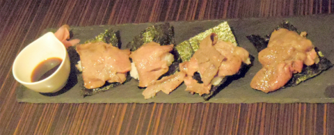 神奈川県横浜市中区山下町にあるお好み焼き、鉄板焼の「ひじてつ　HIJITTU　横浜元町店」肉寿司