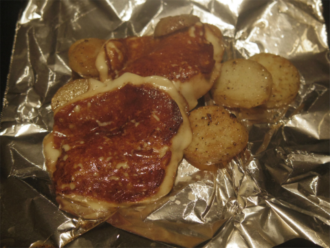 神奈川県横浜市中区山下町にあるお好み焼き、鉄板焼の「ひじてつ　HIJITTU　横浜元町店」じゃがチーズ焼き