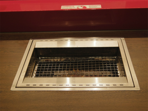 神奈川県横浜市西区北幸１丁目にある焼肉店「特急レーン　焼肉の和民　横浜店」店内