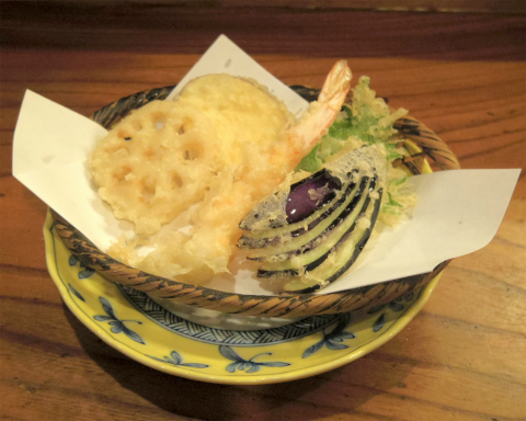 東京都足立区鹿浜７丁目にある天ぷら「天藤」昼御膳