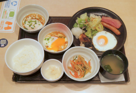 千葉県印旛郡酒々井町酒々井にあるファミリーレストラン「ガスト GUSTO　酒々井店」Lよりどりバランス朝定食