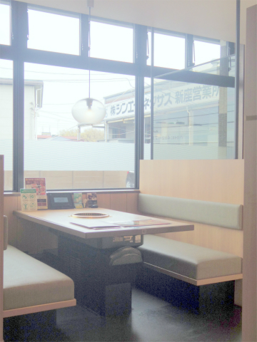 埼玉県新座市野火止５丁目にある焼肉店「ワンカルビ　新座店」店内