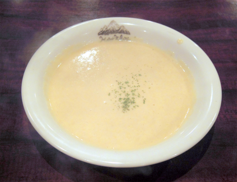 東京都墨田区吾妻橋２丁目にある「ハンバーグの店モンブラン吾妻橋店」ジャンボチキンカツをミニコースで