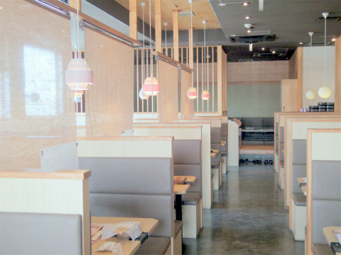 千葉県富里市七栄にある しゃぶしゃぶ温野菜 富里店 です 最寄駅は京成本線の公津の杜駅になります 食べ放題メニューの中から 厳選牛と三元豚 食べ放題 2 178円を注文 ドリンクバーも一緒に頼みました 気ままに外食三昧